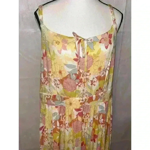 Torrid Midi Super‎ Soft Tiered Floral Peach Spaghetti Strap Dress w/ Pockets 2X - Picture 4 of 10